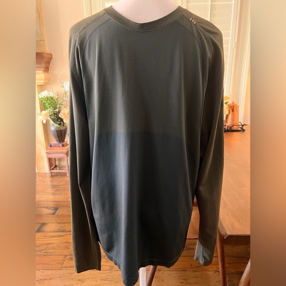 Lululemon Metal Vent Tech Long Sleeve 2.0. Fools Gold / Obsidian. Size L - Picture 4 of 8